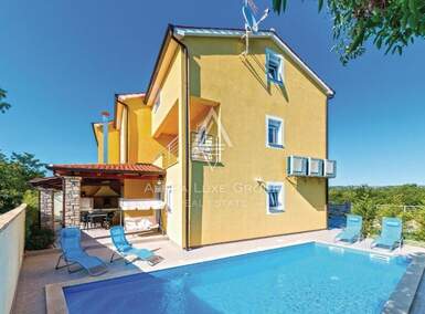 Kuca, Poreč, prodaja, 450000 €, 290 m2