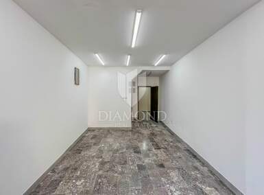 Poslovni prostor, Umag, prodaja, 200000 €, 37 m2