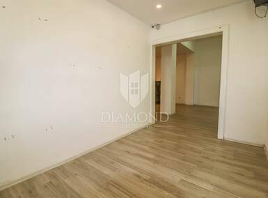 Poslovni prostor, Rovinj, prodaja, 415000 €, 104 m2