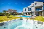 Kuca, Poreč, prodaja, 680000 €, 360 m2