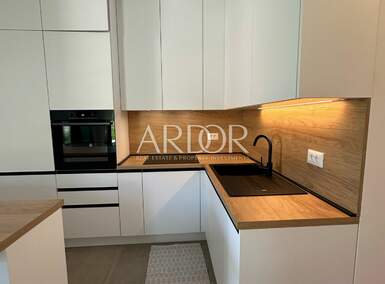 Trosoban stan, Rijeka, Zamet, najam, 1500 €, 72 m2