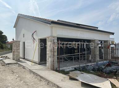 Kuca, Višnjan, prodaja, 350000 €, 125 m2