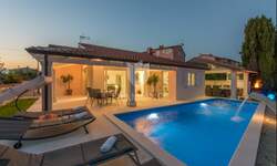 Kuca, Poreč, prodaja, 480000 €, 156 m2