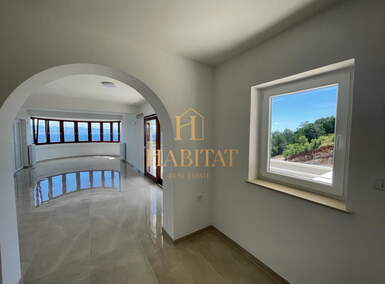 Dvoiposoban stan, Opatija, prodaja, 650000 €, 150 m2
