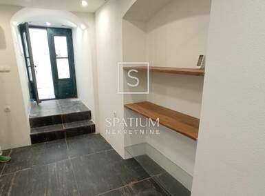 Trosoban stan, Cres, prodaja, 239800 €, 65 m2