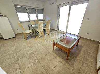 Trosoban stan, Viškovo, prodaja, 212000 €, 72 m2