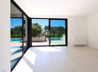 Troiposoban stan, Opatija, prodaja, 100 €, 206 m2