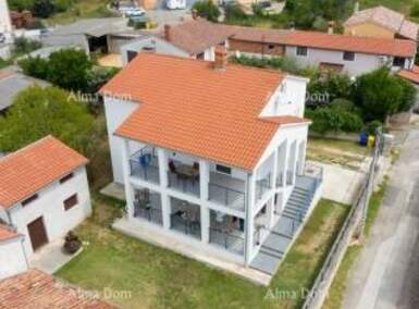 Kuca, Ližnjan, prodaja, 610000 €, 326 m2