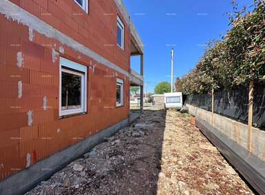 Kuca, Umag, Valica, prodaja, 300000 €, 180 m2