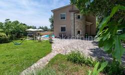 Kuca, Pula, prodaja, 681000 €, 250 m2