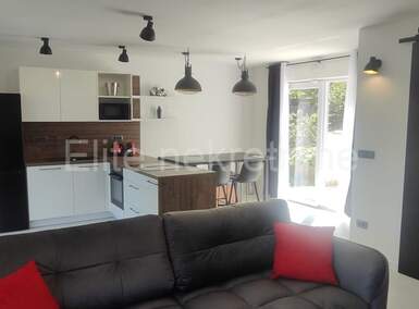 Trosoban stan, Rijeka, Istok, najam, 800 €, 75 m2