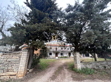 Kuca, Buje, prodaja, 350000 €, 275 m2