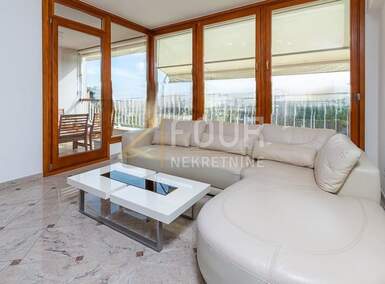 Trosoban stan, Rovinj, prodaja, 390000 €, 69 m2