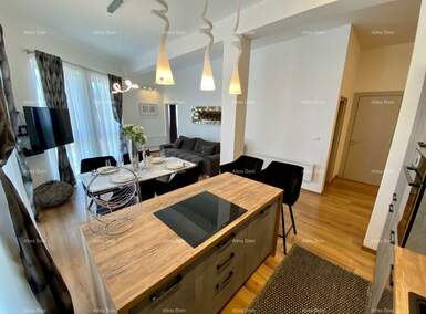 Dvosoban stan, Pula, prodaja, 750000 €, 294 m2