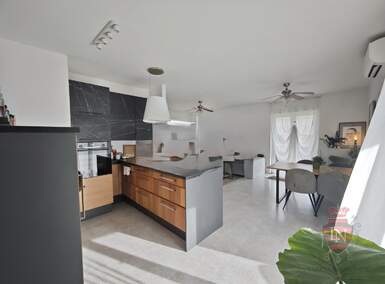 Dvosoban stan, Medulin, Banjole, prodaja, 260000 €, 108 m2