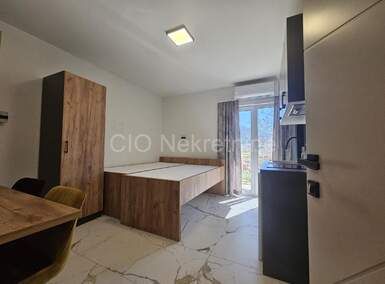 Cetvorosoban stan, Split, Kamen, najam, 2400 €, 100 m2