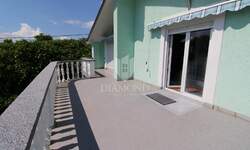 Trosoban stan, Viškovo, Saršoni, prodaja, 265000 €, 109 m2