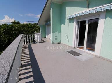 Trosoban stan, Viškovo, Saršoni, prodaja, 265000 €, 109 m2