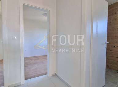 Trosoban stan, Novi Vinodolski, prodaja, 203577 €, 65 m2